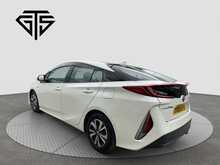 Toyota Prius PHV A - U8552