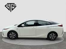 Toyota Prius PHV A - U8552