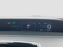 Toyota Prius PHV A - U8552