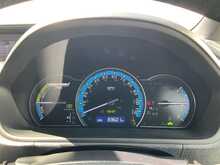 Toyota Noah Hybrid G - U8554