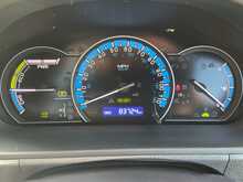 Toyota Noah Hybrid G - U8554