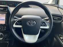 Toyota Prius S SafetyPlus - U8555