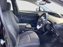 Toyota Prius S SafetyPlus - U8555
