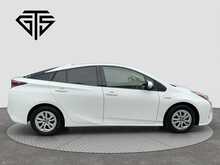 Toyota Prius S - U8556