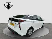Toyota Prius S - U8556