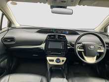 Toyota Prius S - U8556