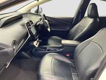 Toyota Prius S - U8556