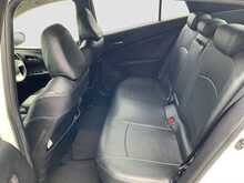 Toyota Prius S - U8556