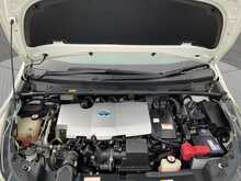 Toyota Prius S - U8556