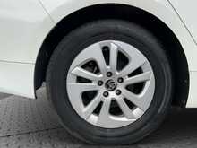 Toyota Prius S - U8556