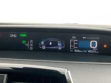 Toyota Prius S - U8556