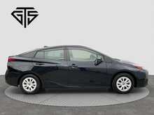 Toyota Prius S - U8558