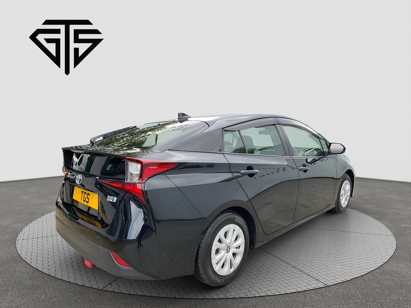 Toyota Prius S - U8558
