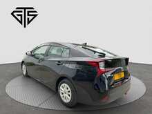 Toyota Prius S - U8558