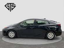 Toyota Prius S - U8558