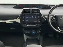Toyota Prius S - U8558