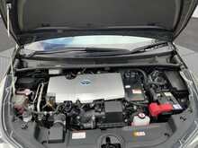 Toyota Prius S - U8558