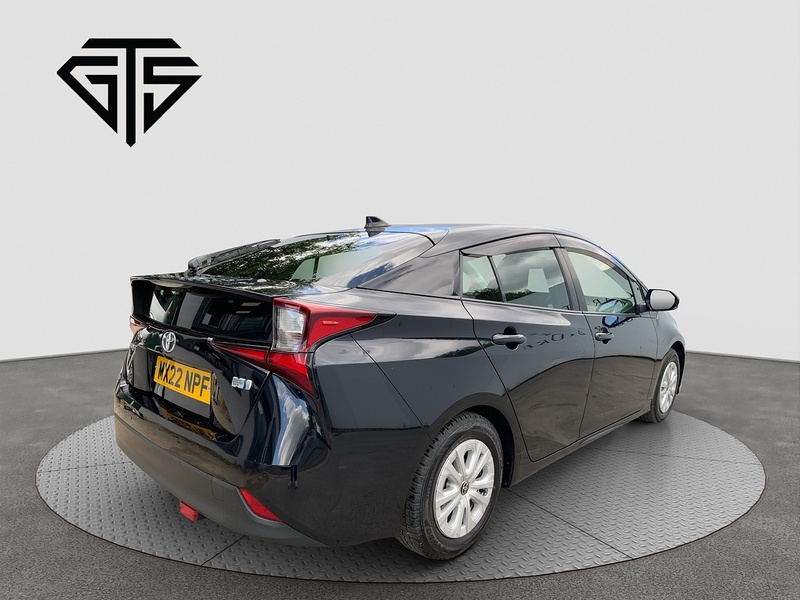 Toyota Prius S - U8558