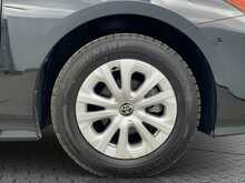 Toyota Prius S - U8558