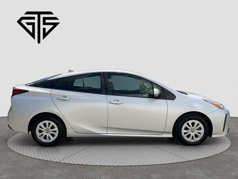 Toyota Prius S - U8561
