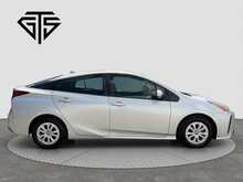 Toyota Prius S - U8561
