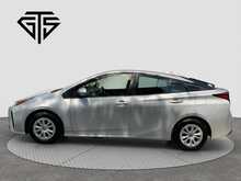 Toyota Prius S - U8561