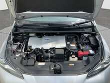 Toyota Prius S - U8561