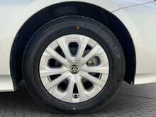 Toyota Prius S - U8561