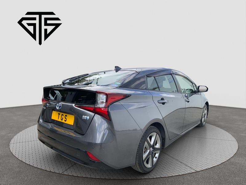 Toyota Prius S Touring-Selection - U8562