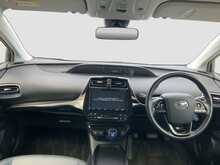 Toyota Prius S Touring-Selection - U8562