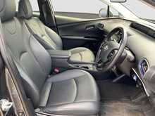 Toyota Prius S Touring-Selection - U8562