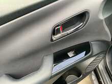 Toyota Prius S Touring-Selection - U8562