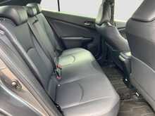 Toyota Prius S Touring-Selection - U8562