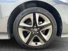 Toyota Prius S Touring-Selection - U8562