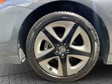 Toyota Prius S Touring-Selection - U8562