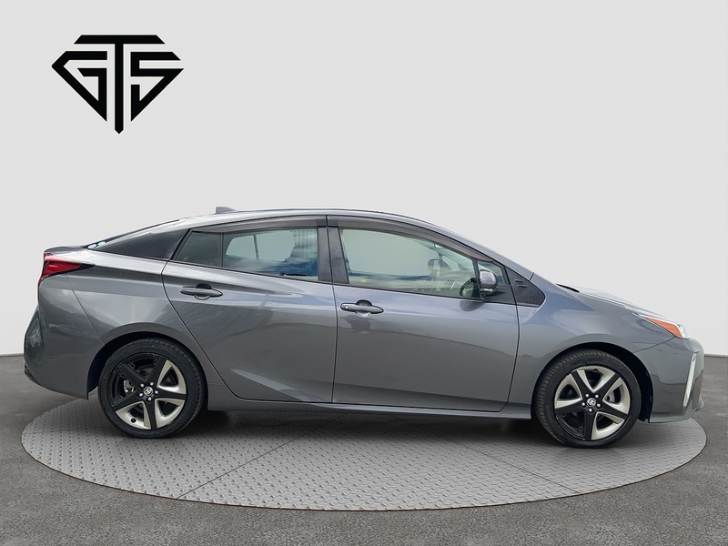 Toyota Prius S Touring-Selection - U8562