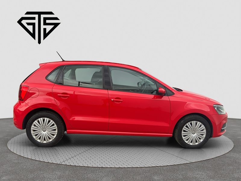 Volkswagen Polo 	TSI TrendLine - U8564