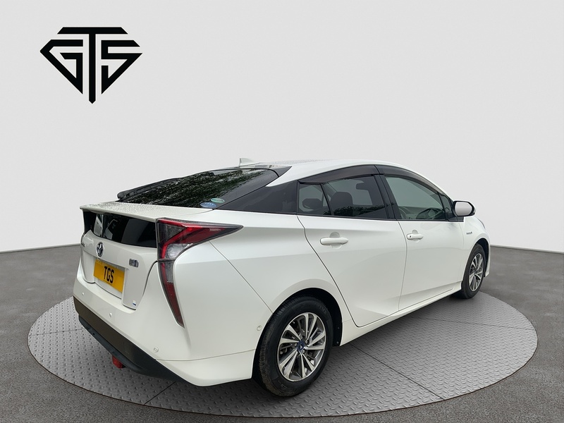 Toyota Prius S SafetyPlus - U8565