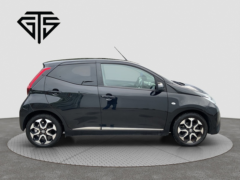 Toyota AYGO VVT-i x-plore - U8567