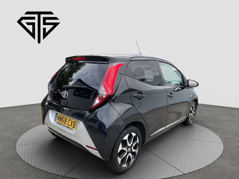 Toyota AYGO VVT-i x-plore - U8567