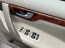 Volvo V70 D SE - U8569