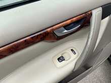 Volvo V70 D SE - U8569
