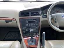 Volvo V70 D SE - U8569