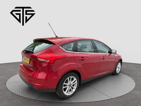 1.0T EcoBoost Zetec Hatchback 5dr Petrol Manual Euro 6 (s/s) (125 ps)