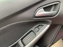 Ford Focus T EcoBoost Zetec - U8571