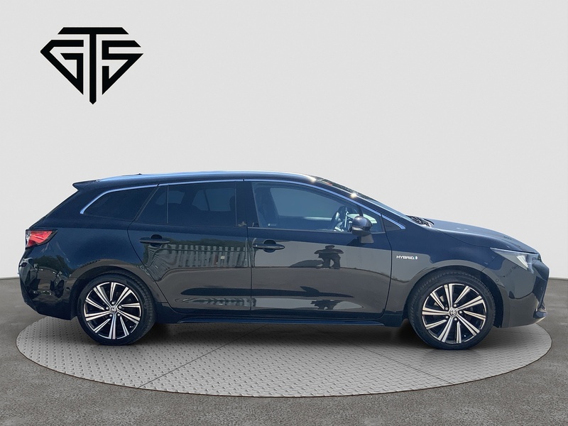 Toyota Corolla VVT-h Design - U8572