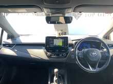 Toyota Corolla VVT-h Design - U8572
