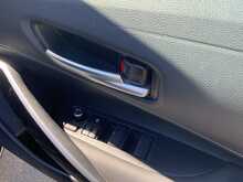 Toyota Corolla VVT-h Design - U8572