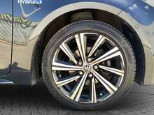 Toyota Corolla VVT-h Design - U8572