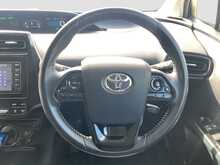 Toyota Prius S 4WD - U8605